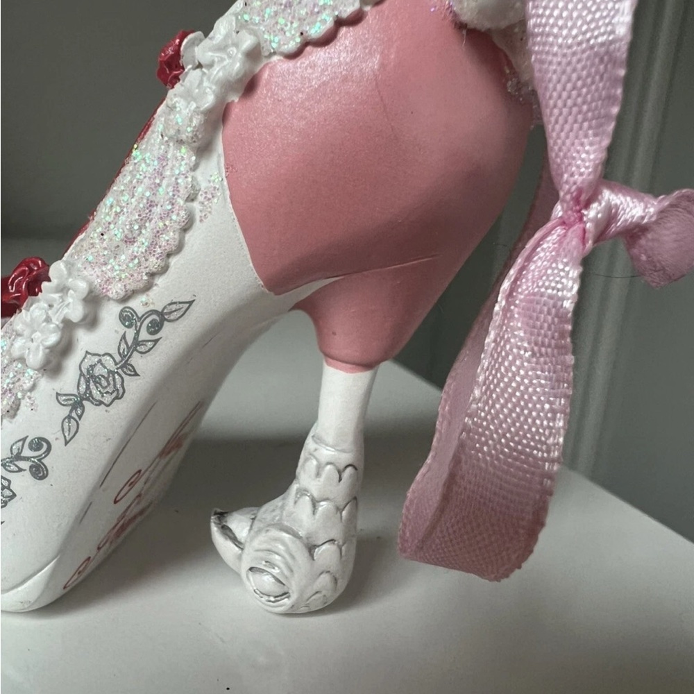 DISNEY Runway Shoe Ornaments 4" - MARY POPPINS Retired Rare High Heel - Picture 3 of 6